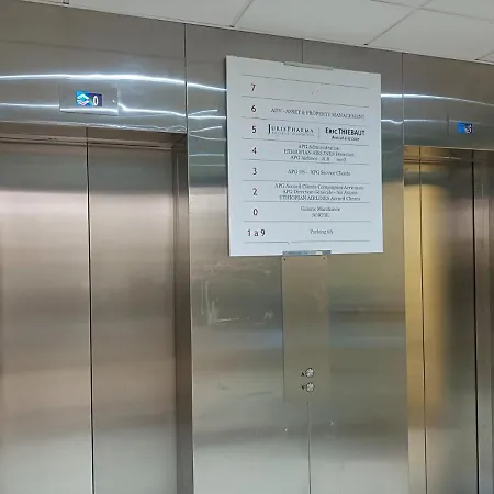 129 - Urban Art Champs-elysees דירה *