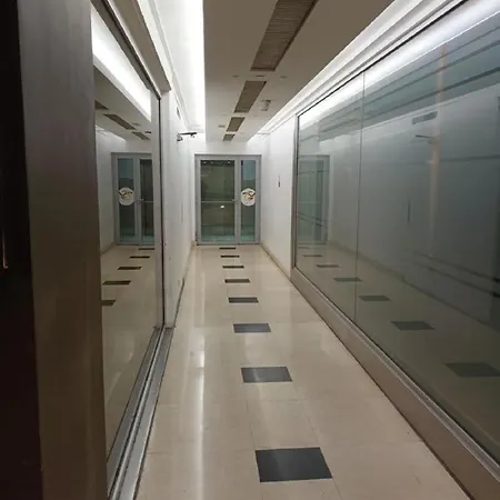 129 - Urban Art Champs-elysees דירה פריז