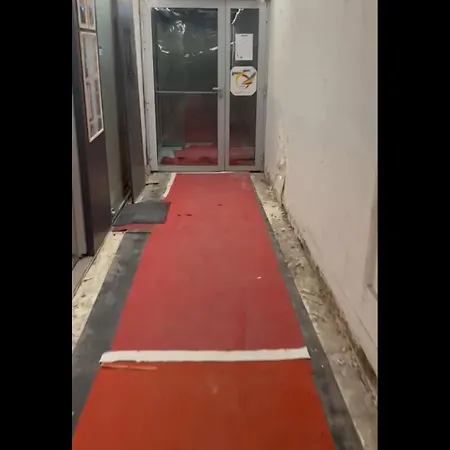 129 - Urban Art Champs-elysees דירה *